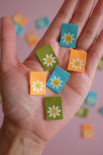 Load image into Gallery viewer, 'Flip Side Daisy' Woven Labels