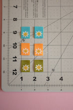 Load image into Gallery viewer, 'Flip Side Daisy' Woven Labels