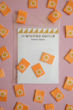Load image into Gallery viewer, 'Flip Side Daisy' Woven Labels