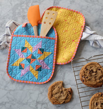 Load image into Gallery viewer, The weekend quilter Star Bright kitchen oven gloves patchwork quilt pattern
