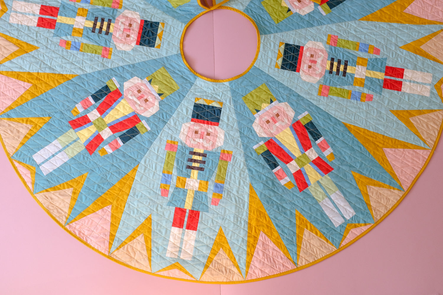 Merry March Tree Skirt Pattern – the.weekendquilter