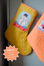 Load image into Gallery viewer, Snowy Scenes: Frosted Friend Quilt Block