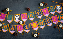 Load image into Gallery viewer, Quilted Halloween Bunting Pattern